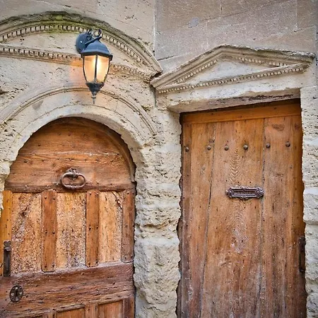La Maison Comte Charm & History In * Uzès
